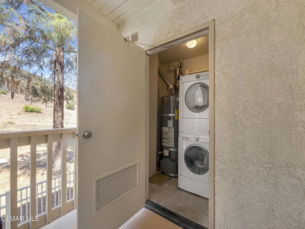 5837 Oak Bend Ln 307, Oak Park, California 91377 home-pic-23
