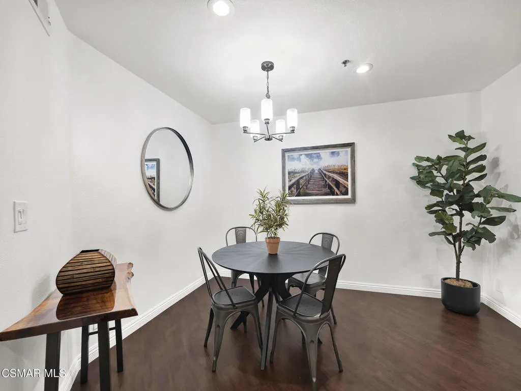 5837 Oak Bend Ln 307, Oak Park, California 91377 home-pic-6