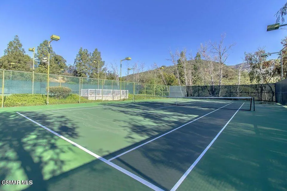5837 Oak Bend Ln 307, Oak Park, California 91377 home-pic-33