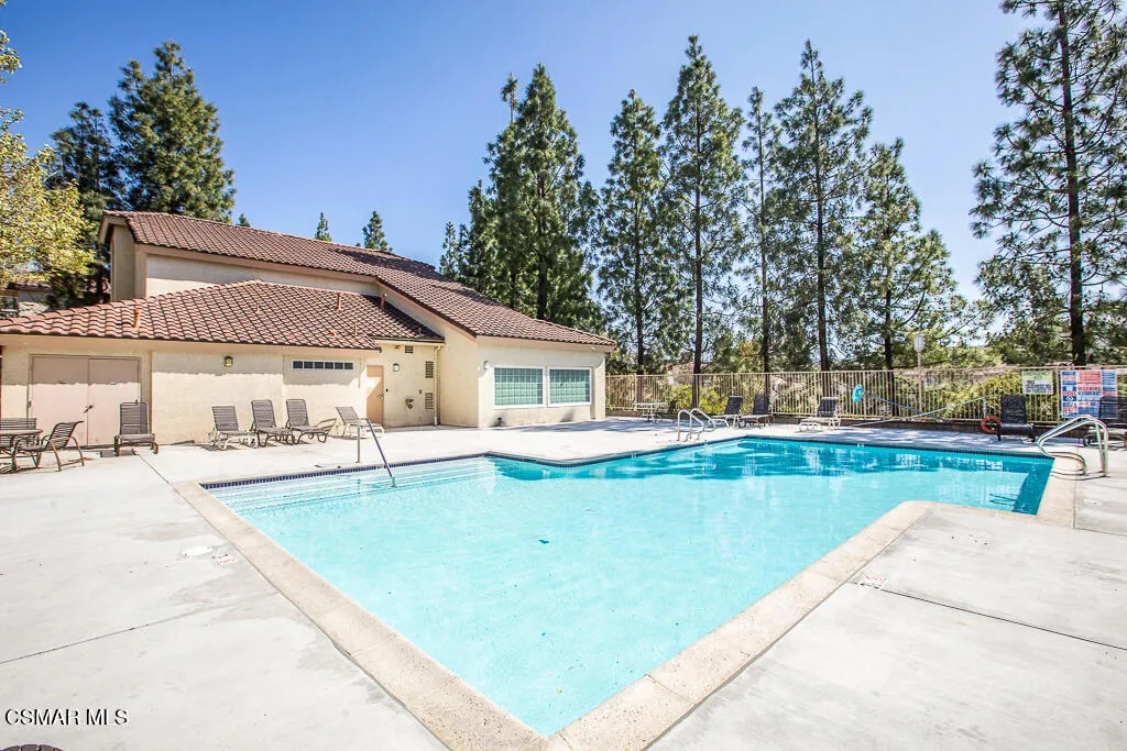 5837 Oak Bend Ln 307, Oak Park, California 91377 home-pic-31