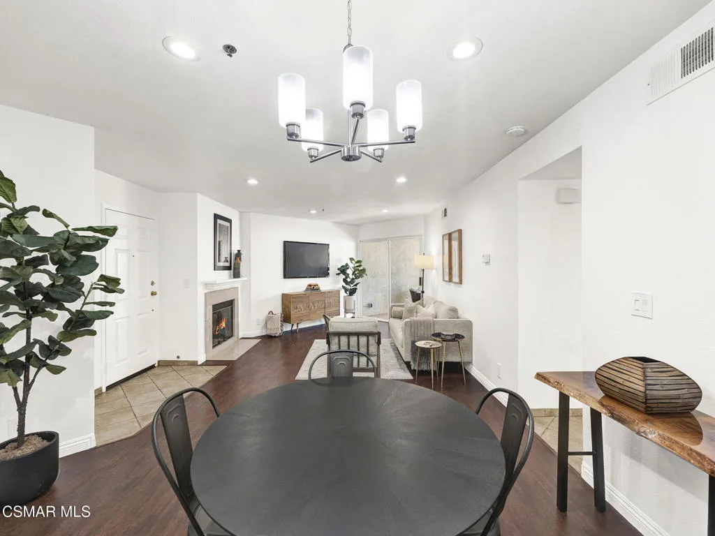 5837 Oak Bend Ln 307, Oak Park, California 91377 home-pic-7