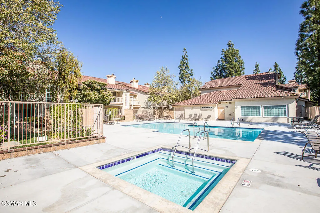 5837 Oak Bend Ln 307, Oak Park, California 91377 home-pic-32