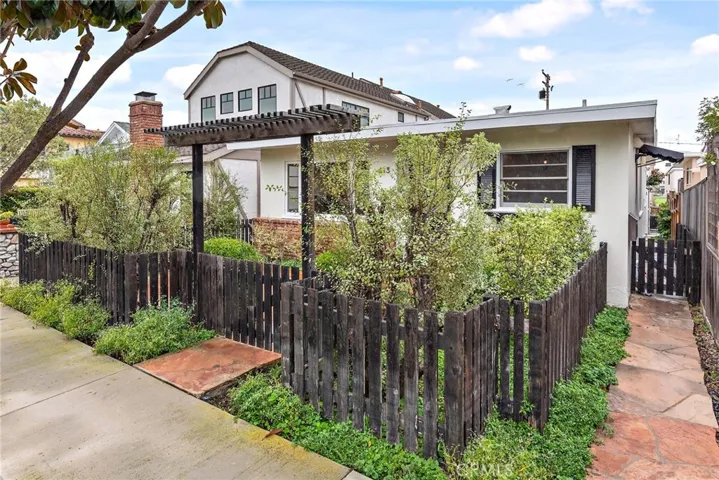 413 Dahlia Avenue, Corona Del Mar, California 92625