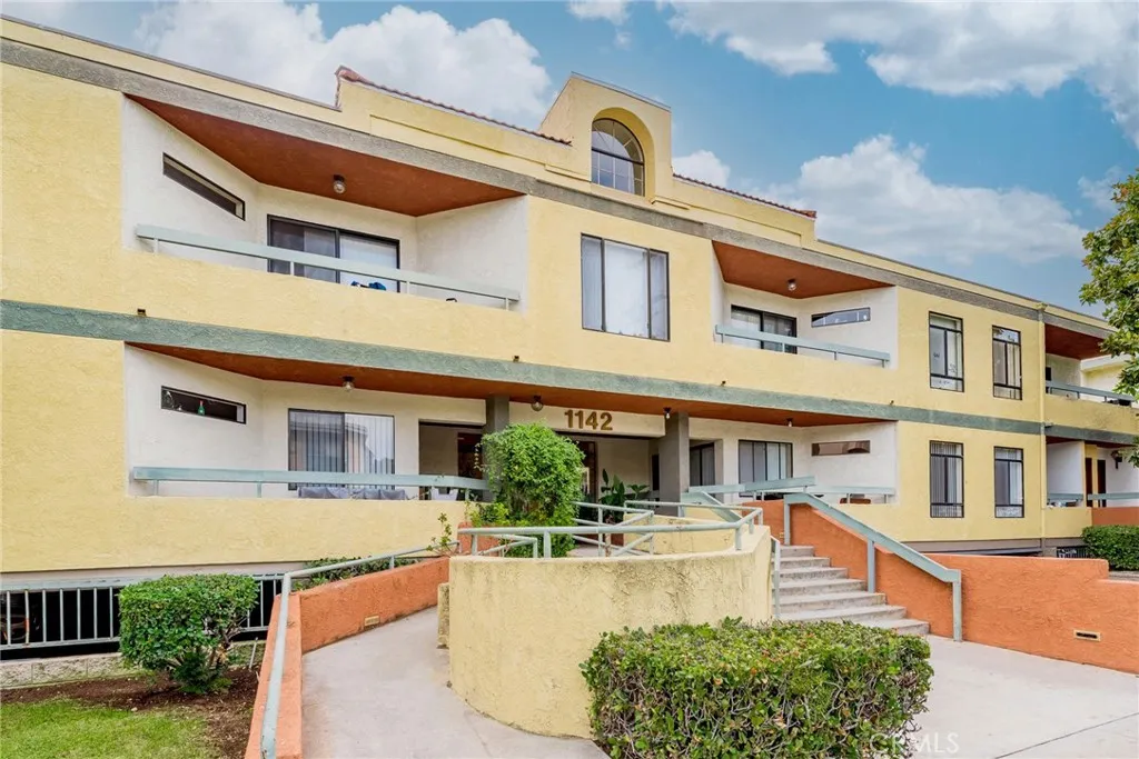 1142 Stanley Avenue 20, Glendale, California 91206, 1 Bedroom Bedrooms, ,1 BathroomBathrooms,Residential Lease,For Rent,Stanley,GD25164696
