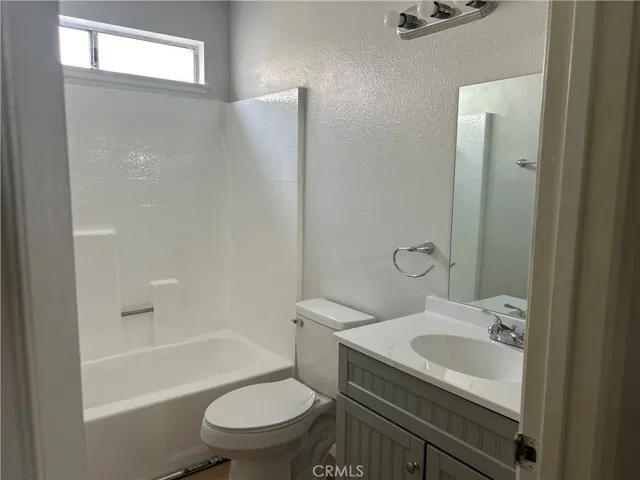 3917 Klamath River Drive, Ontario, California 91761