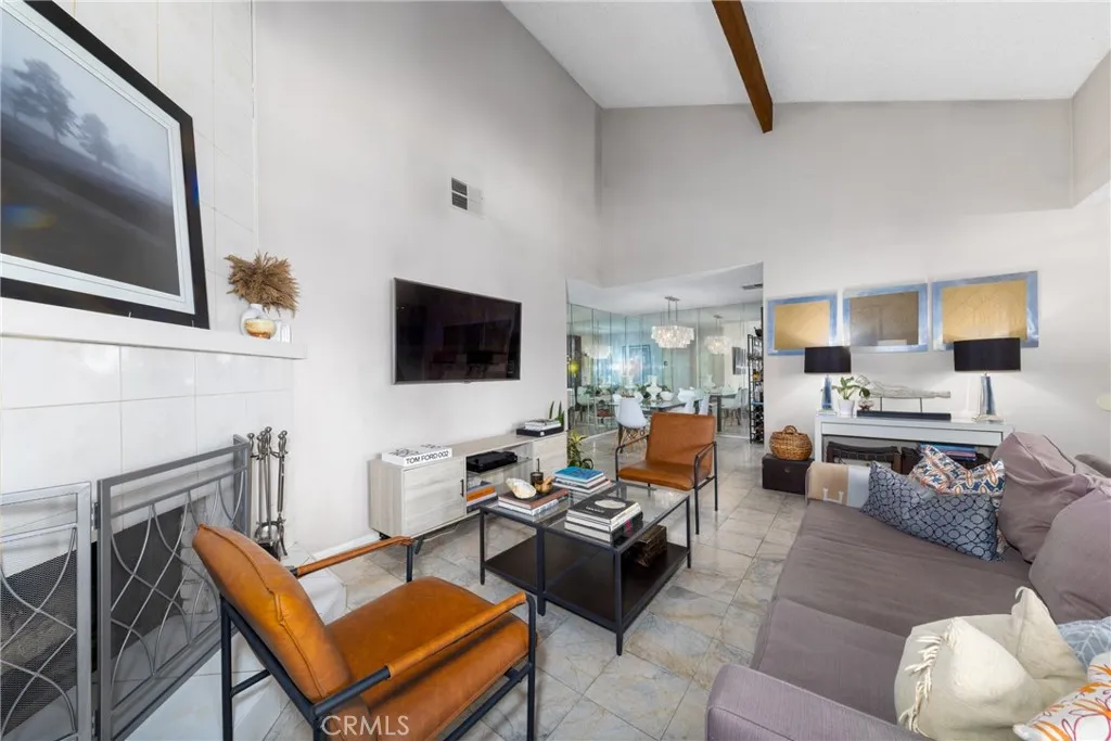 7301 Balboa Boulevard 8, Van Nuys, California 91406 home-pic-2