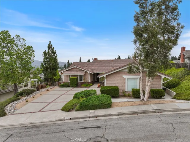 614 S Pathfinder Trail, Anaheim Hills, California 92807