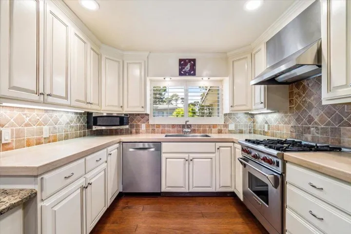 11 Skyline, Monterey, California 93940