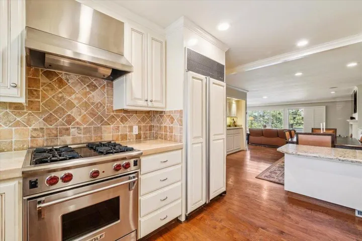 11 Skyline, Monterey, California 93940