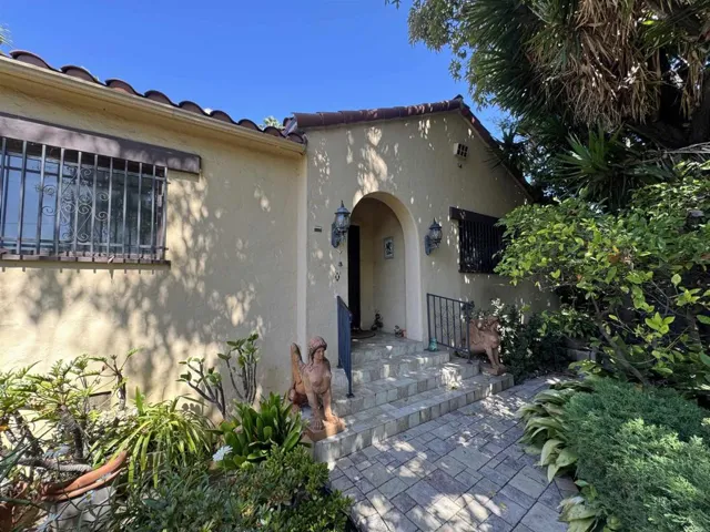 1607 N Gardner Street, Los Angeles, California 90046