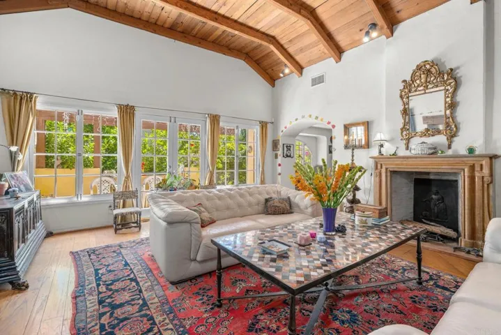 1607 N Gardner Street, Los Angeles, California 90046