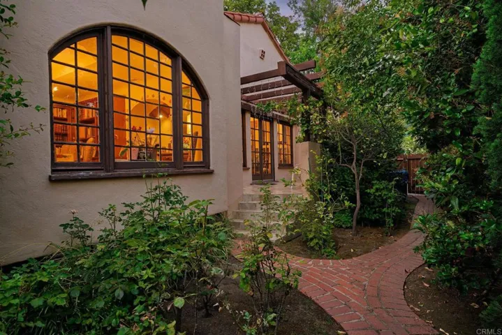 1607 N Gardner Street, Los Angeles, California 90046