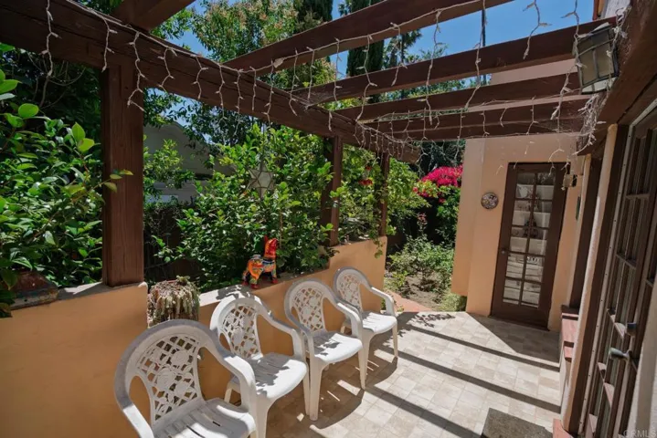 1607 N Gardner Street, Los Angeles, California 90046