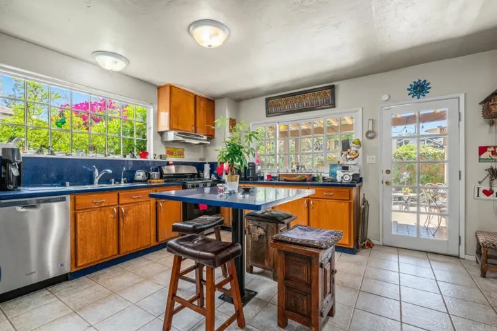 1607 N Gardner Street, Los Angeles, California 90046