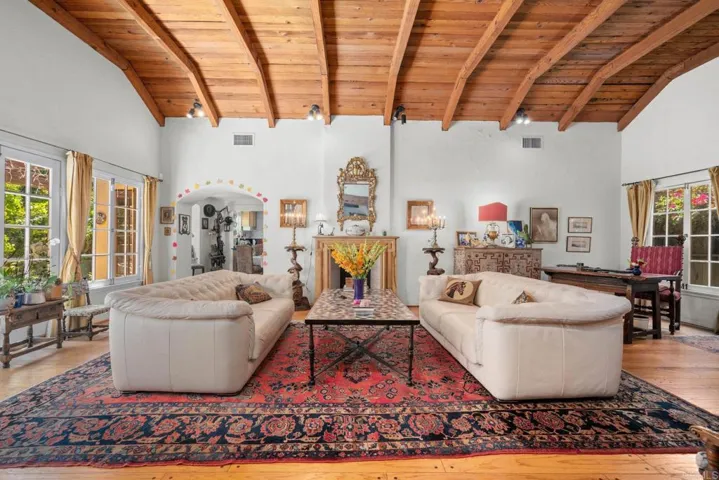 1607 N Gardner Street, Los Angeles, California 90046