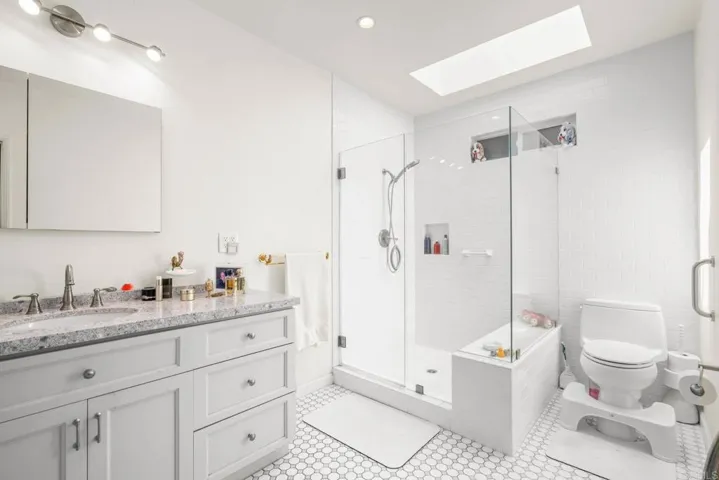 1607 N Gardner Street, Los Angeles, California 90046
