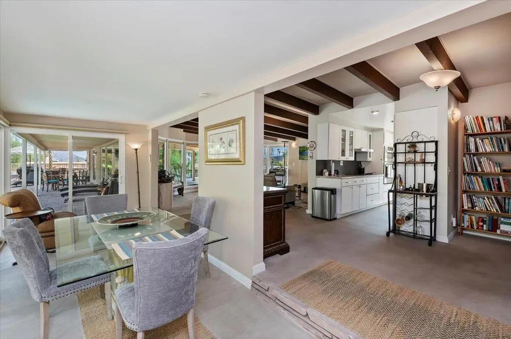 Dining Directly off Kitchen