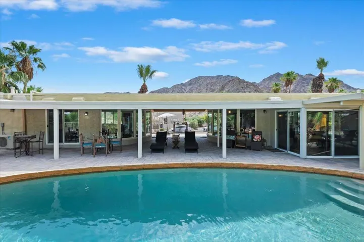 Pool Mountain Views