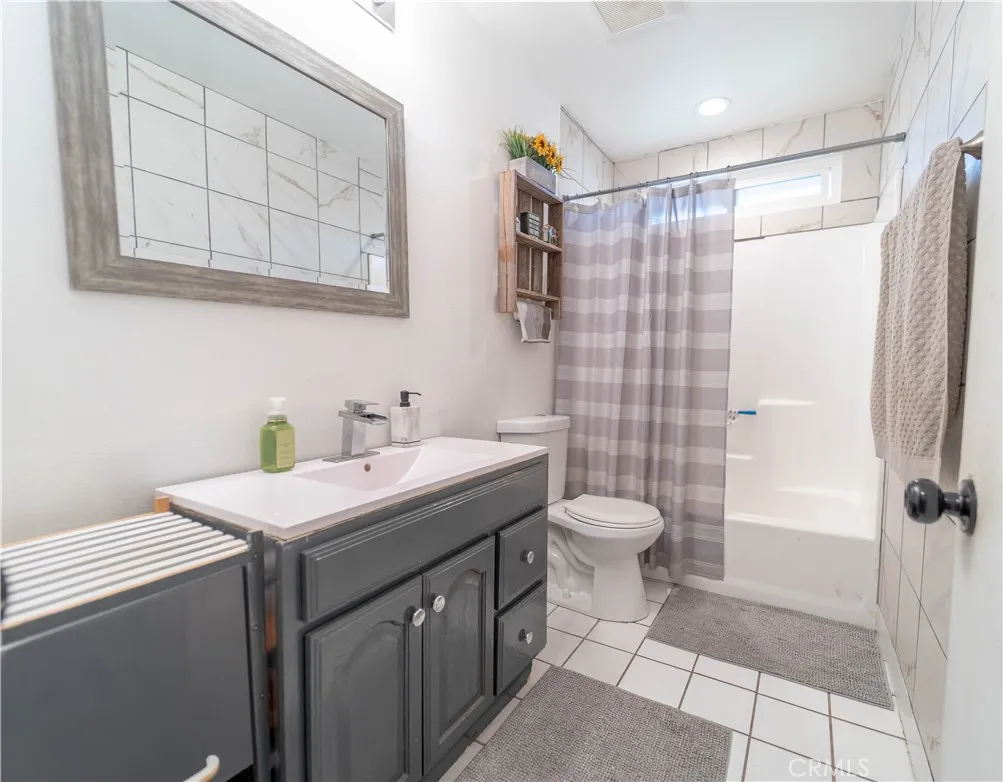 7260 Richfield Street 318, Paramount, California 90723 home-pic-3