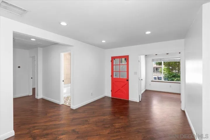 9307 Dalehurst Rd, Santee, California 92071