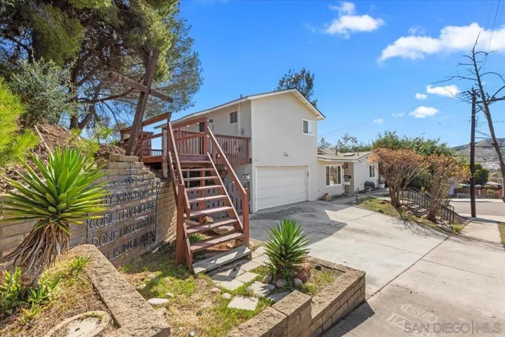 9307 Dalehurst Rd, Santee, California 92071