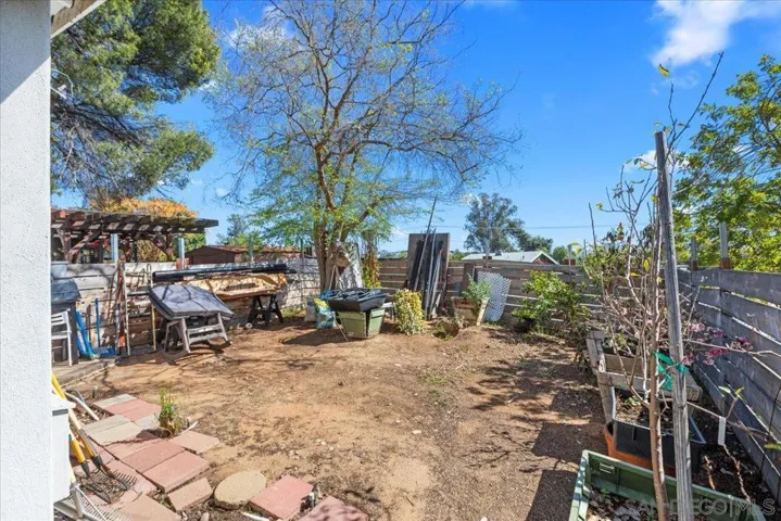 9307 Dalehurst Rd, Santee, California 92071