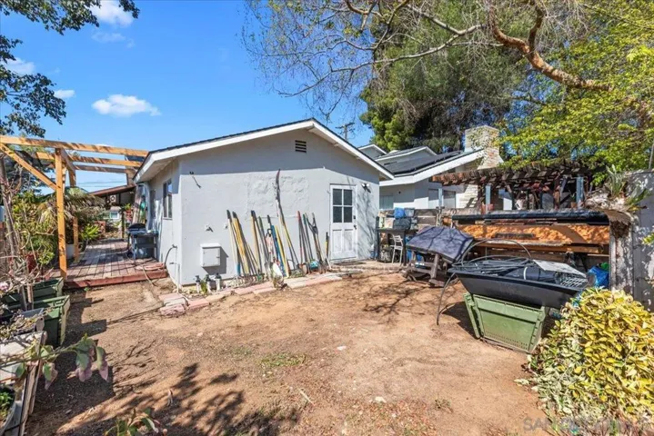 9307 Dalehurst Rd, Santee, California 92071