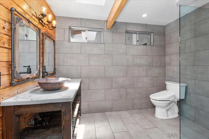 9307 Dalehurst Rd, Santee, California 92071