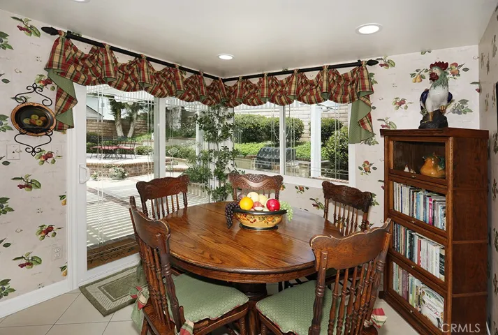 Inviting eat in kitchen area