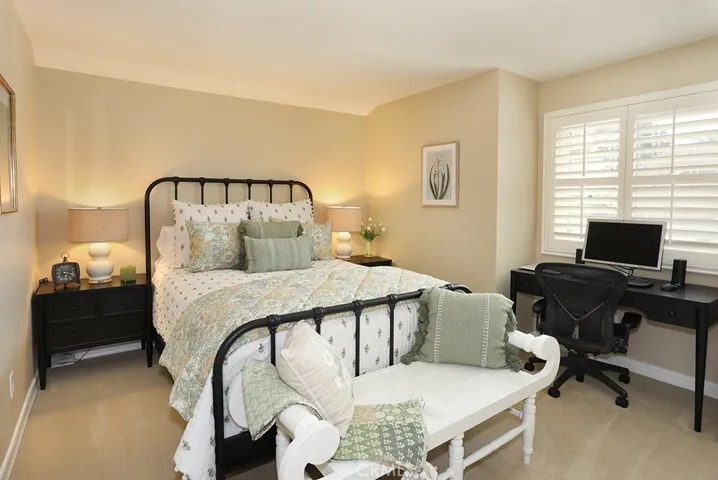 Upstairs guest bedroom
