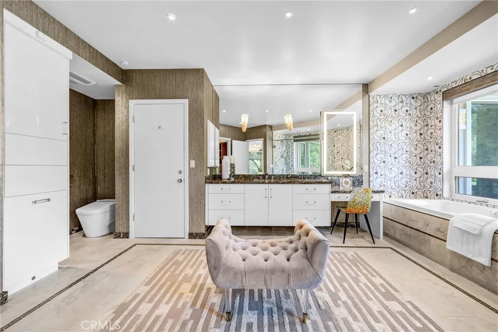 935 Hillcrest Place, Pasadena, California 91106 home-pic-16