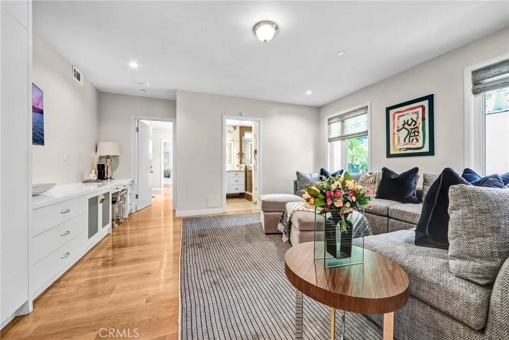 935 Hillcrest Place, Pasadena, California 91106 home-pic-28