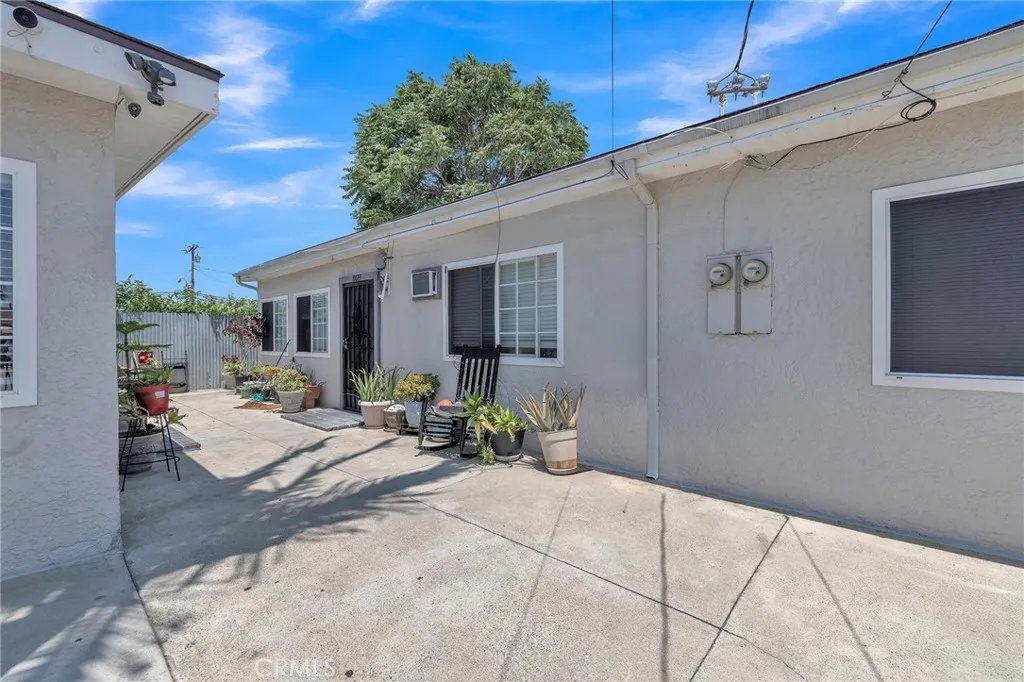 11609 208th Street, Lakewood, California 90715 home-pic-7