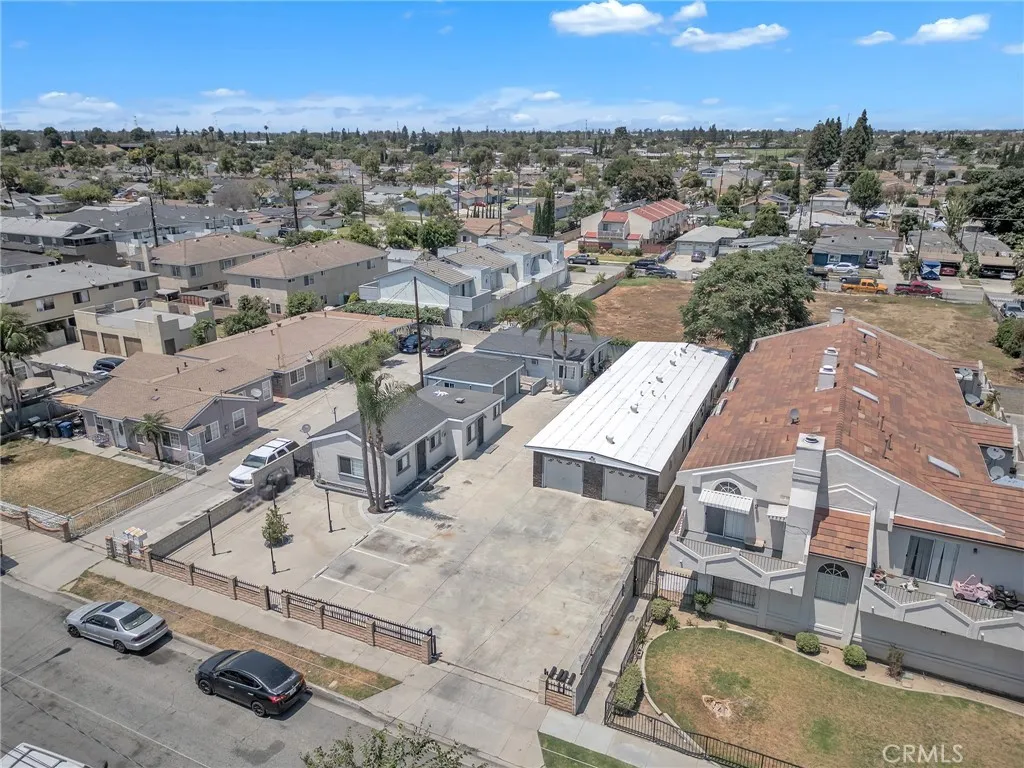 11609 208th Street, Lakewood, California 90715 home-pic-19
