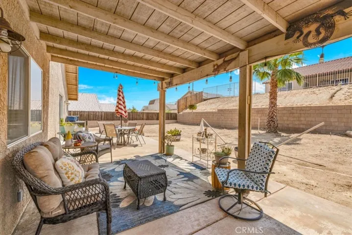 8593 Golden Meadow Drive, Yucca Valley, California 92284