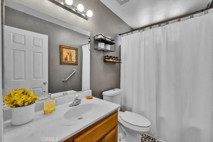 8593 Golden Meadow Drive, Yucca Valley, California 92284