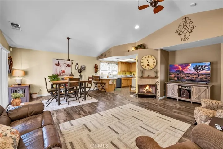 8593 Golden Meadow Drive, Yucca Valley, California 92284