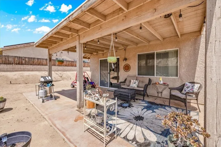 8593 Golden Meadow Drive, Yucca Valley, California 92284