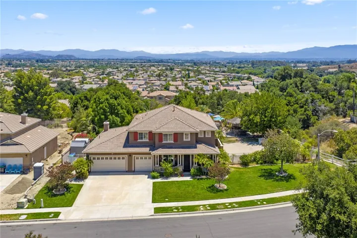 38236 Oak Bluff Lane, Murrieta, California 92562