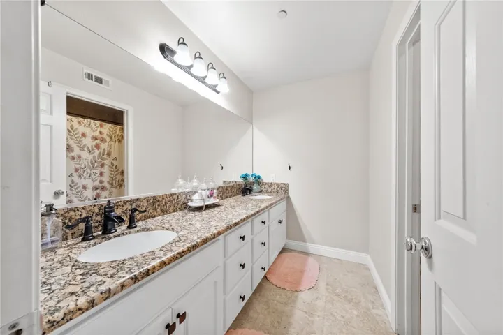 38236 Oak Bluff Lane, Murrieta, California 92562