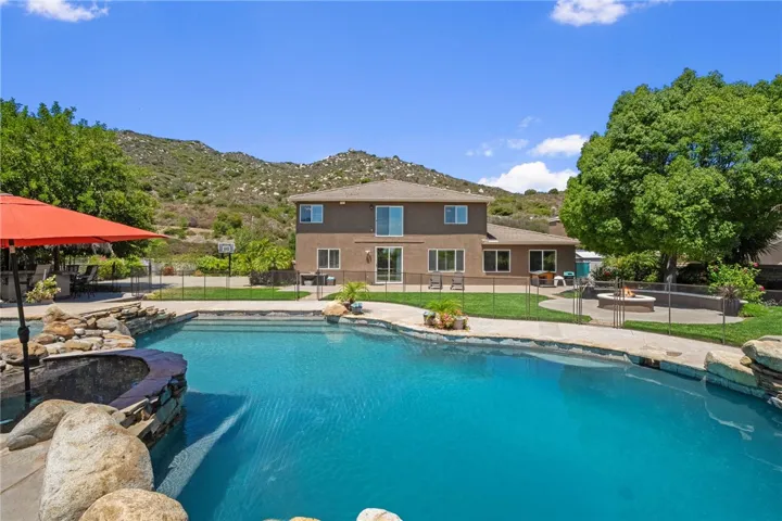 38236 Oak Bluff Lane, Murrieta, California 92562