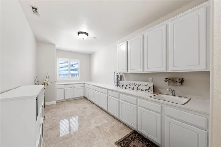 38236 Oak Bluff Lane, Murrieta, California 92562