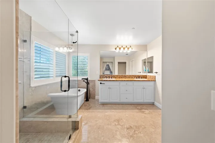 38236 Oak Bluff Lane, Murrieta, California 92562