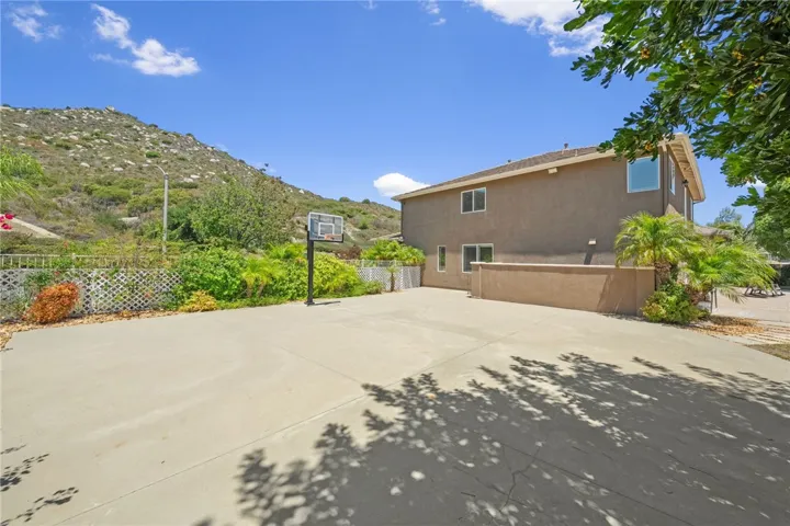 38236 Oak Bluff Lane, Murrieta, California 92562