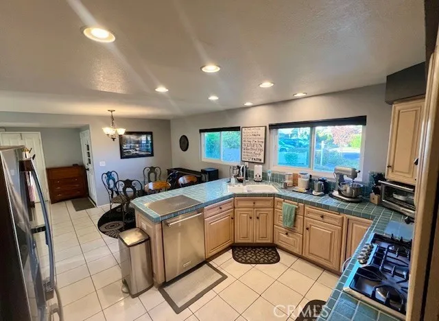 625 Marsh Rondo, Camarillo, California 93010