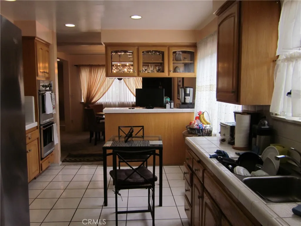 9931 Memory Park Avenue, None, California 91345 home-pic-24