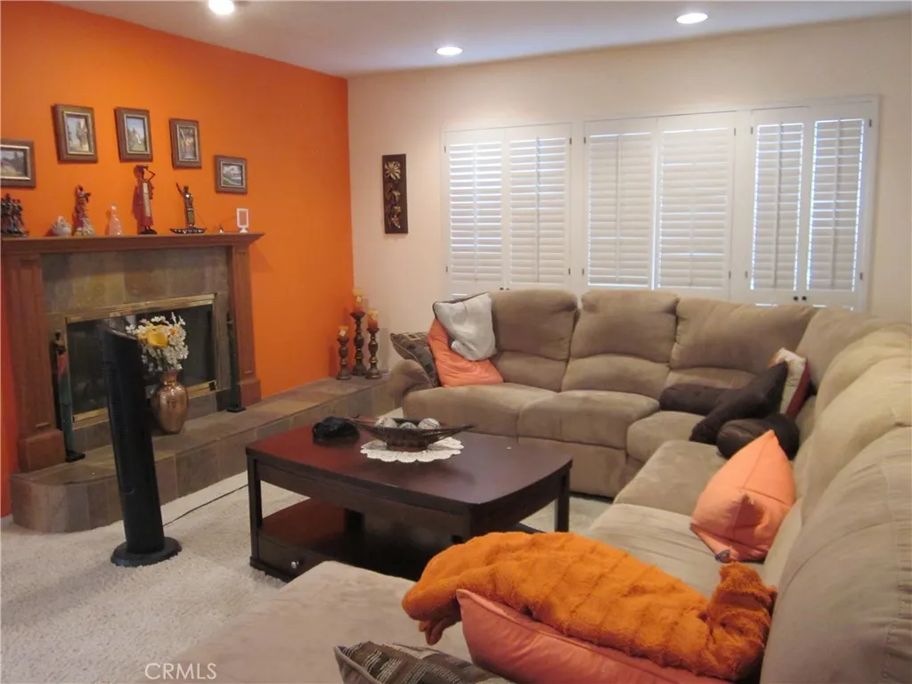 9931 Memory Park Avenue, None, California 91345 home-pic-21