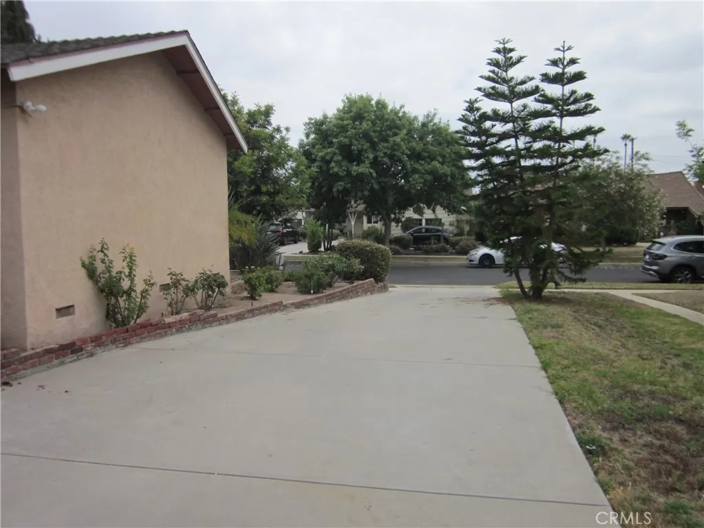 9931 Memory Park Avenue, None, California 91345 home-pic-5