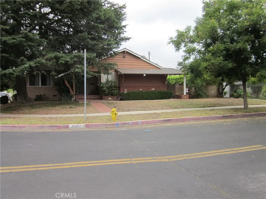 9931 Memory Park Avenue, None, California 91345 home-pic-1