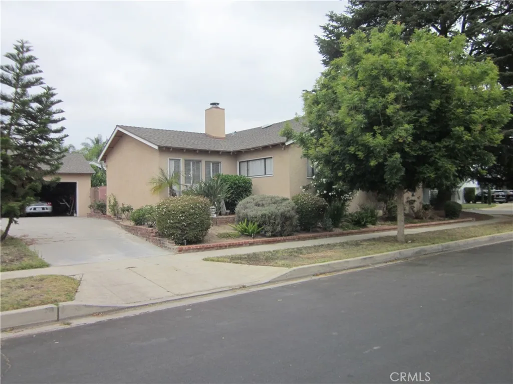 9931 Memory Park Avenue, None, California 91345 home-pic-4